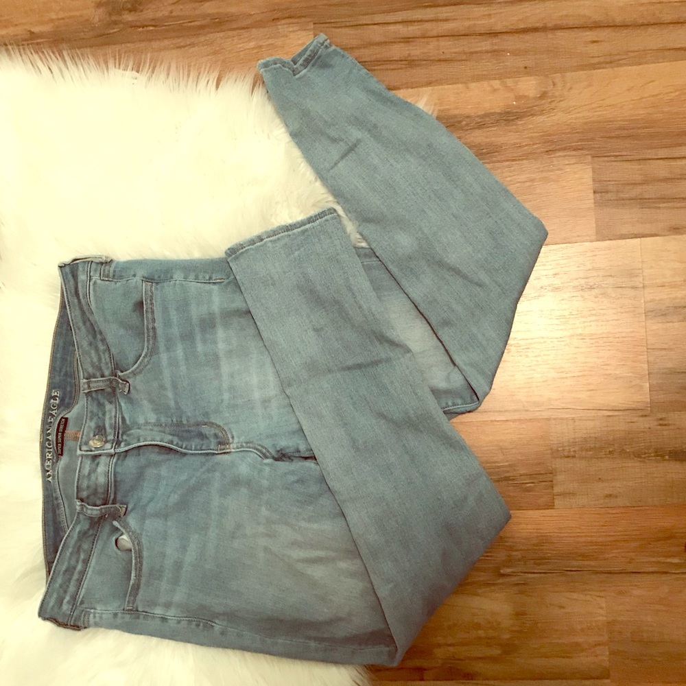 Light wash American Eagle jeggings